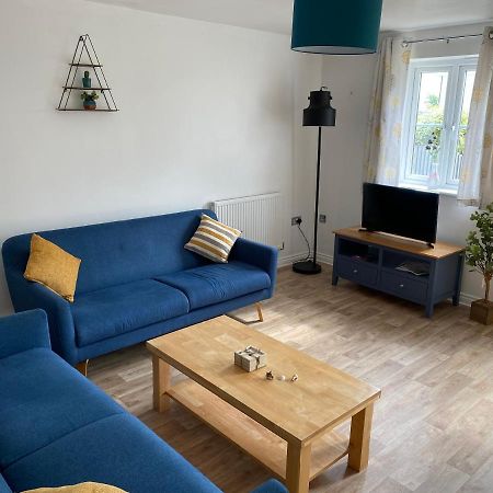 ליסקירד Stylish 3 Bed Home With Allocated Parking For 2 מראה חיצוני תמונה