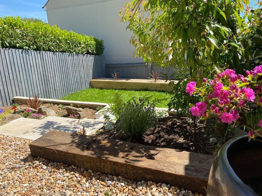 ליסקירד Stylish 3 Bed Home With Allocated Parking For 2 מראה חיצוני תמונה