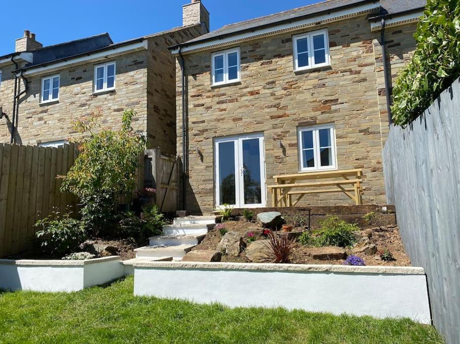 ליסקירד Stylish 3 Bed Home With Allocated Parking For 2 מראה חיצוני תמונה